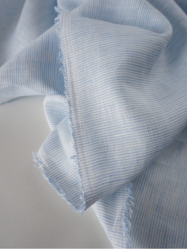 160. Ткань лён умягченный сорочечный Полоска голубая поперечная