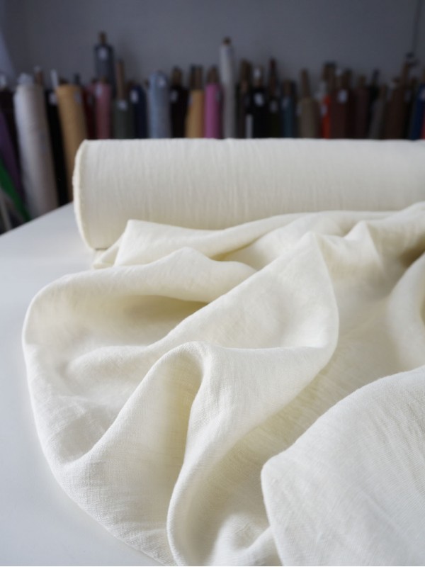 584. Ткань лён крэш с эффектом помятости костюмный Айвори