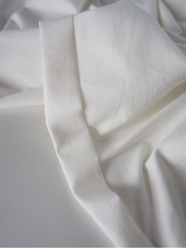 Кулирная гладь велюр эффект 200 гр Молочный Кулирная гладь велюр эффект 200 гр Молочный