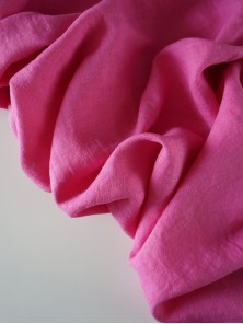 129. Ткань крэш с эффектом помятости лен с вискозой Hot Pink (плотность 200 гр)